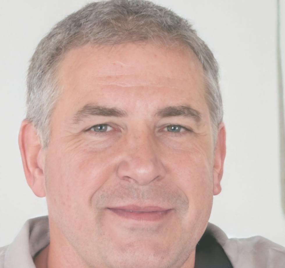 Portrait de Marc Dubois, expert en planification financière